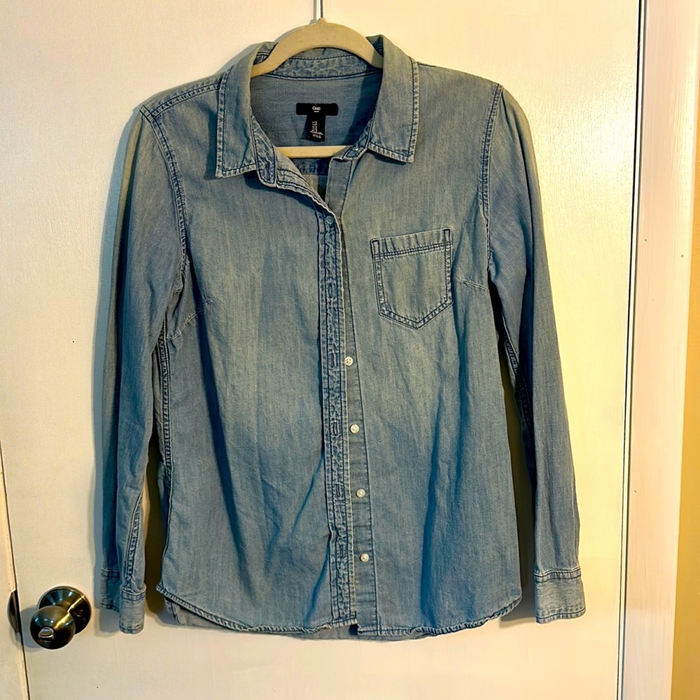 Gap Small Long Sleeve Lightweight Jean Shirt